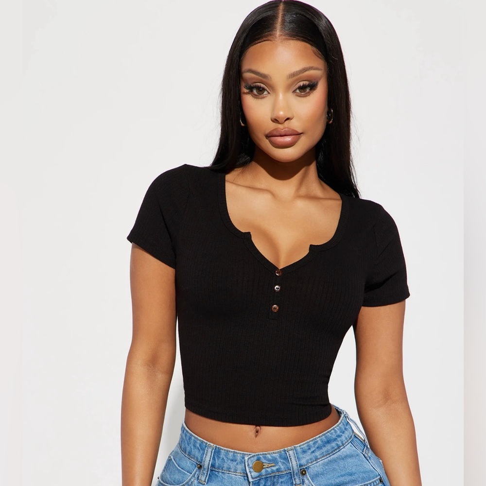 NEW Fashion Nova Gina Ribbed Top  T-Shirt Black Womens Medium V-Neck